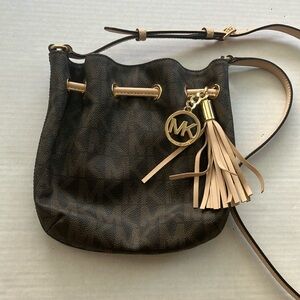 Michael Kors cross body purse